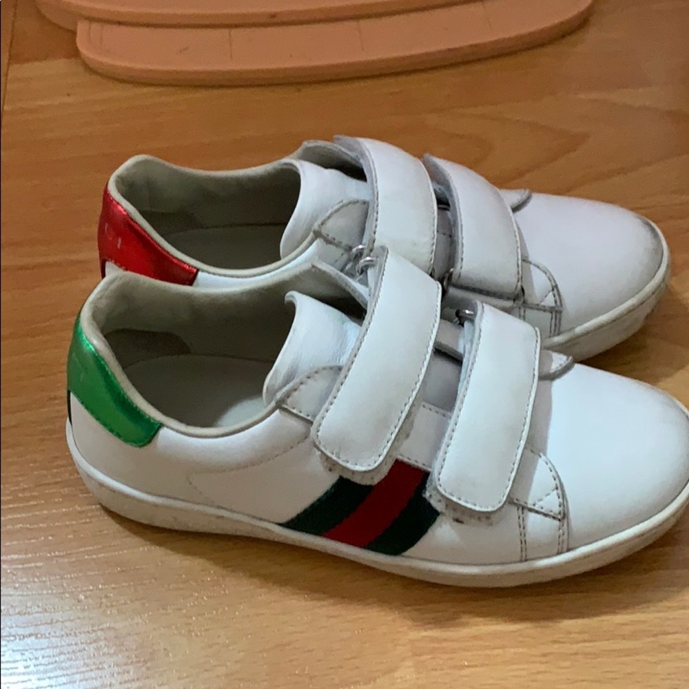 Gucci girls shoes size 29